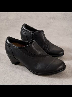 Clarks Women's Black Leather Heeled Ankle Booties